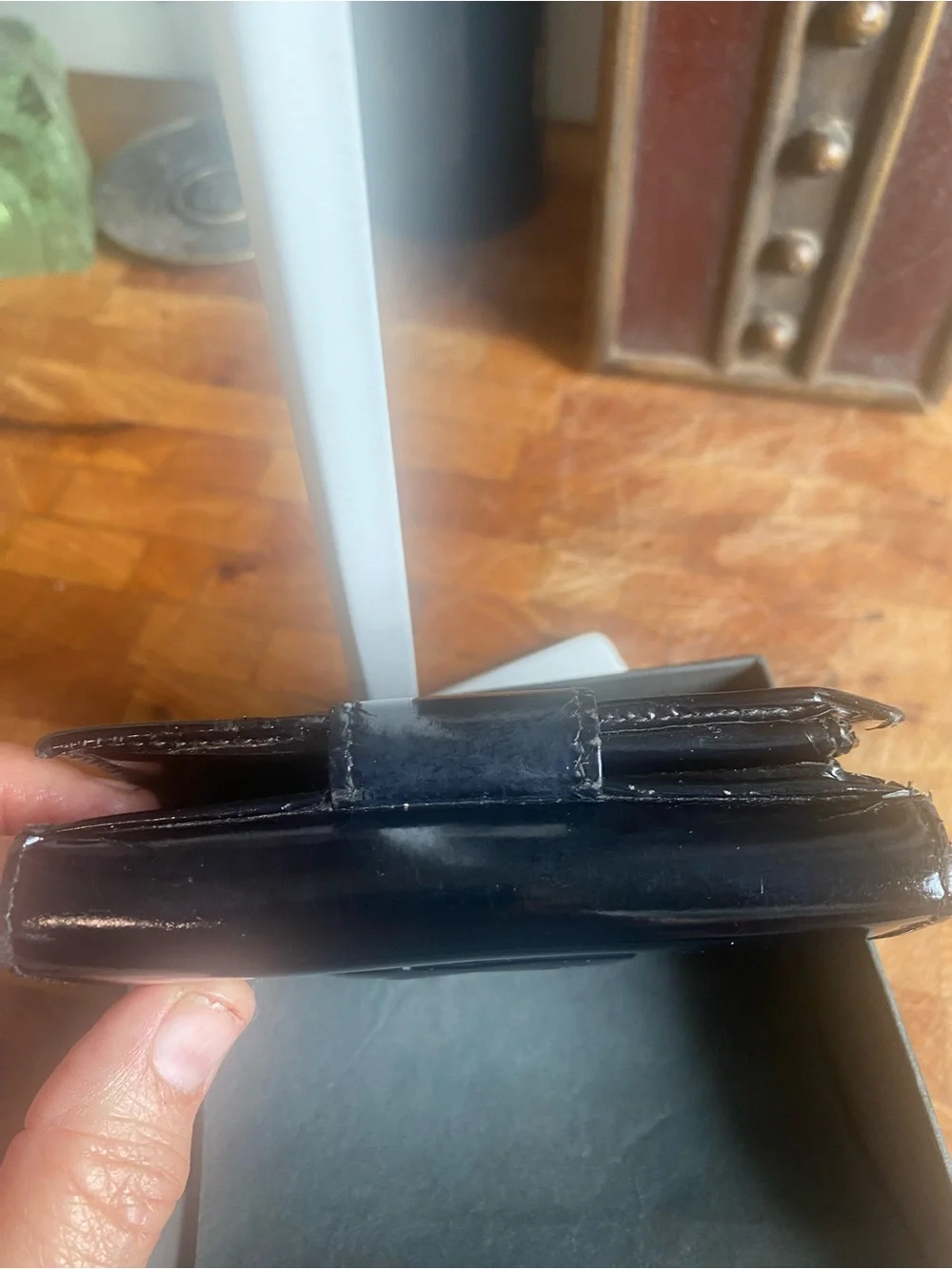Gucci Black Patent Leather Bifold Wallet w/ Embossed Logo + Box - Picture 6 of 9